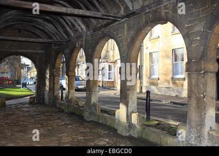 The Jacobean Market Hall in the High Street at Chipping Campden Stock Photo