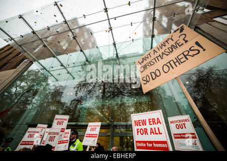 London, UK. 1st Dec, 2014.  New Era Estate housing protest march Credit:  Guy Corbishley/Alamy Live News Stock Photo