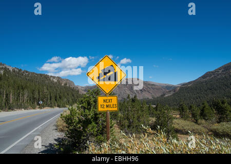 Gradient warning sign on highway 140, Yosemite National Park, California, USA Stock Photo