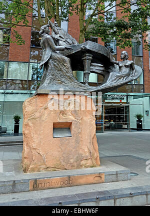 A memorial sculpture in Manchester, England, UK to the composer Fryderyk Chopin Stock Photo