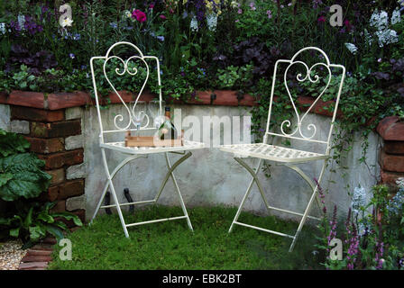 Courtyard garden, 'Moving On', Chelsea Flower Show 2007, London, UK. Stock Photo