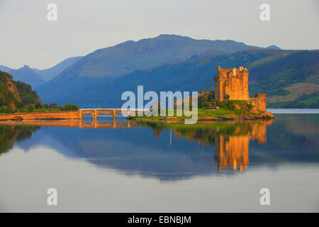 Eilean Donan Castle in evening light, United Kingdom, Scotland Stock Photo