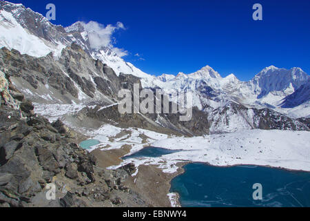 view from Kongma La to Nuptse, Lhotse, Makalu and Baruntse, Nepal, Himalaya, Khumbu Himal Stock Photo