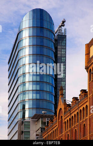 old and new architecture of office buildings in Media Harbour, Germany, North Rhine-Westphalia, Duesseldorf Stock Photo