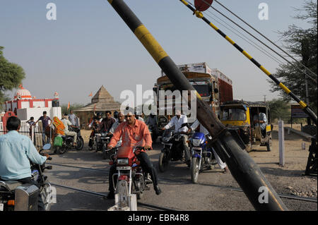 Traffic near Jaiselmer in Rajasthan India Stock Photo