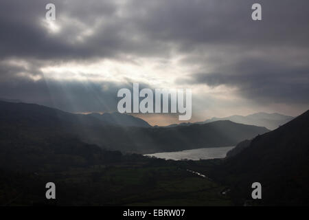 Nant Gwynant, Gwynedd, Wales. Dramatic picturesque view of Nant Gwynant valley in the late autumn. Stock Photo