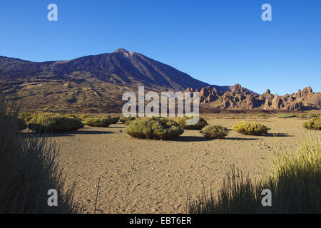 Llano de Ucanca with Teide volcano and Roques de Garcia, Ca±adas Caldera, Canary Islands, Tenerife, Teide National Park Stock Photo