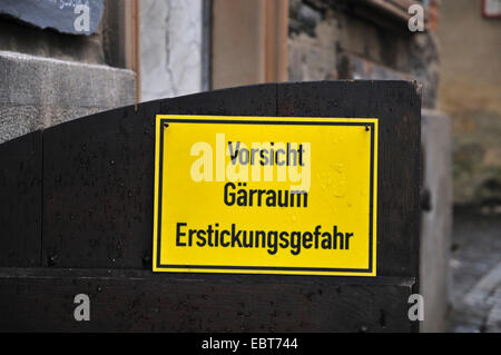 sign labeled 'caution brew room, suffocation hazard', 'Vorsicht Gaerraum, Erstickungsgefahr', Germany Stock Photo