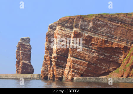 steep coast with the 'Lange Anna' at the furthest northwest of the island, Germany, Schleswig-Holstein, Heligoland Stock Photo