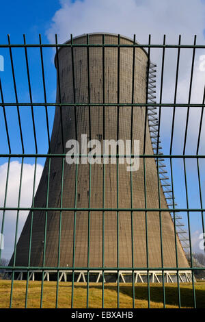 cooling tower of the power plant in Hamm Uentrop, view through a fence, Germany, North Rhine-Westphalia, Ruhr Area, Hamm Stock Photo
