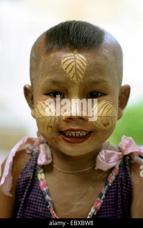 young burmese girl with tanaka paste, Burma Stock Photo