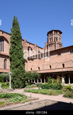 Cloisters & Monastery Garden Musée des  Augustins Museum or former Monastery Toulouse Haute-Garonne France Stock Photo