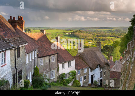 Picturesque Gold Hill in Shaftesbury, Dorset, England. Spring (May) 2014. Stock Photo