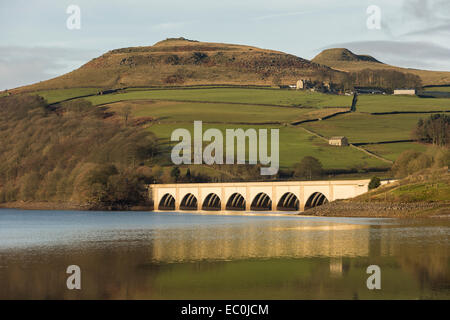 Ladybower Bridge, or Ashopton Viaduct, on the A57, Derbyshire (Peak District) Stock Photo