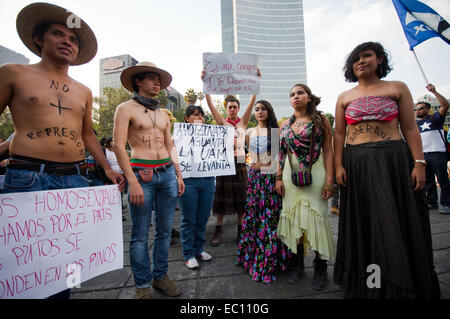 Mexico City, Mexico. 7th Dec, 2014. Thousands of protesters bring banners and shout slogans as they take part in a demostration in Mexico City for the justice of the 43 missing students. Credit:  Geovien So/Pacific Press/Alamy Live News Stock Photo