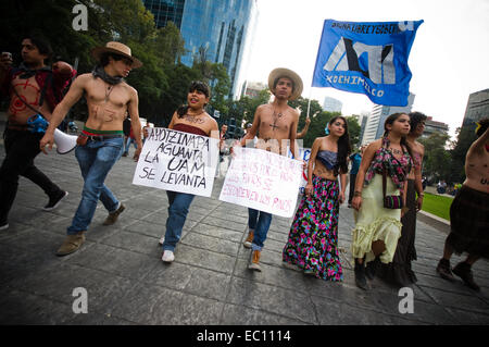 Mexico City, Mexico. 7th Dec, 2014. Thousands of protesters bring banners and shout slogans as they take part in a demostration in Mexico City for the justice of the 43 missing students. Credit:  Geovien So/Pacific Press/Alamy Live News Stock Photo