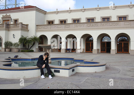 San Diego, California, USA. 4th Dec, 2014. Dec. 4, 2014 San Diego  California USA | New England Patriots quarterback Tom Brady talks on the phone before practice at USD. | Mandatory Photo Credit: Photo by K.C. Alfred/UT San Diego/Copyright 2014 © KC Alfred/ZUMA Wire/Alamy Live News Stock Photo