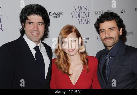 New York, NY, USA. 7th Dec, 2014. JC Chandor, Jessica Chastain, Oscar Isaac at arrivals for A MOST VIOLENT YEAR Premiere at French Institute Alliance Française, Florence Gould Hall Theater, New York, NY December 7, 2014. Credit:  Kristin Callahan/Everett Collection/Alamy Live News Stock Photo