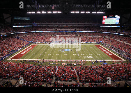 Indianapolis, IN, USA. 06th Dec, 2014. An overhead shot of the opening kickoff of the NCAA Big 10 Championship football game between the Wisconsin Badgers and the Ohio State Buckeyes at Lucas Oil Stadium in Indianapolis, Indiana. ©2014 Billy Hurst/CSM/Alamy Live News Stock Photo
