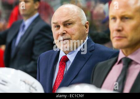 Raleigh, North Carolina, USA. 4th Dec, 2014. Washington Capitals head coach Barry Trotz during the NHL game between the Washington Capitals and the Carolina Hurricanes at the PNC Arena. The Washington Capitals defeated the Carolina Hurricanes 2-1. © Andy Martin Jr./ZUMA Wire/Alamy Live News Stock Photo