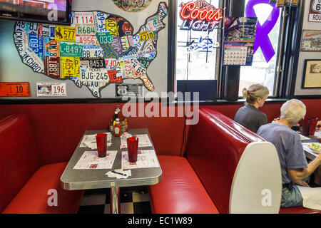 Illinois Hamel,historic highway Route 66,Weezy's,restaurant restaurants food dining cafe cafes,interior inside,booth,IL140902027 Stock Photo
