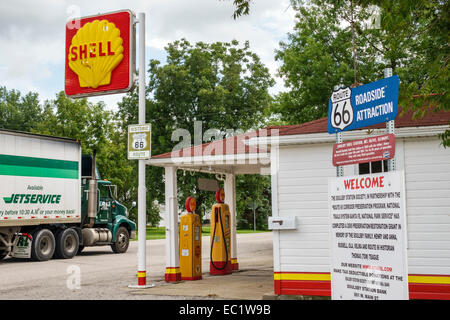 Illinois,Midwest,Mount Mt. Olive,historic highway Route 66,Soulsby's Service Station,gas gasoline petrol pumps,Shell,sign,logo,visitors travel traveli Stock Photo