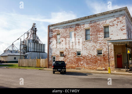 Illinois,Midwest,Farmersville,historic highway Route 66,small town,grain elevator,street,visitors travel traveling tour tourist tourism landmark landm Stock Photo