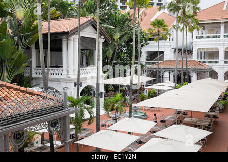 A view of the courtyard of the Raffles Hotel in Singapore Stock Photo