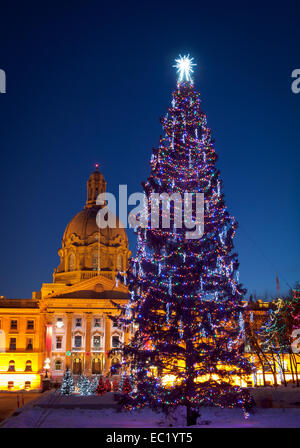 The Alberta Legislature (Legislative Assembly of Alberta) Grounds, decorated in Christmas lights. Edmonton, Alberta, Canada. Stock Photo