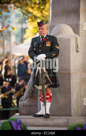 Canadian Military Honour Guard At Vancouver Cenotaph Remembrance Day ...