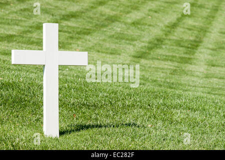 Arlington Cemetery, single white cross in lawn. Stock Photo