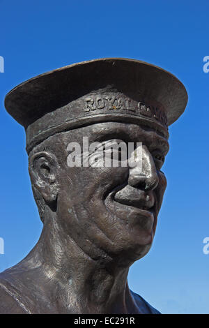 Bronze statue of 'Yottie' commissioned to commemorate the service of all crews of Royal Yacht Britannia Stock Photo