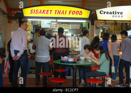 Sisaket Thai Food stall at lunchtime, Maxwell Food Centre, Chinatown, Singapore Stock Photo