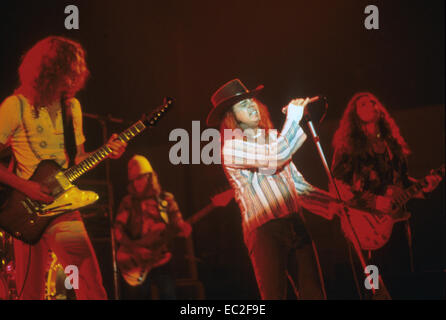 LYNYRD SKYNYRD US rock group with vocalist Ronnie Van Zant in 1975 Stock Photo