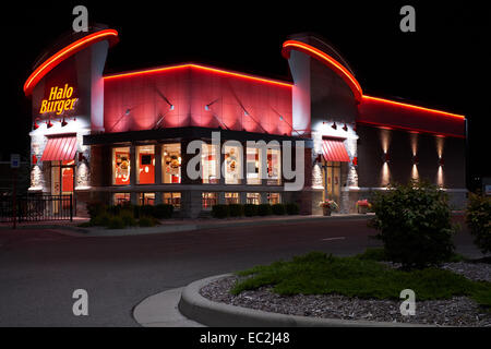 Halo Burger Fast Food Restaurant in Grand Blanc Michigan Stock Photo