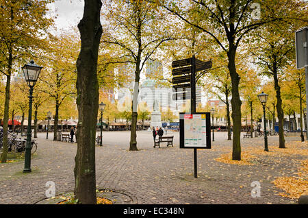 HAGUE, NETHERLANDS - OCTOBER 23, 2013: Statue of William I on October 23, 2013 in Hague. Prince of Orange (William the Silent) w Stock Photo