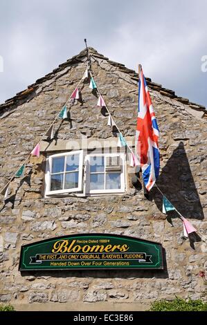 Bloomers Original Bakewell Pudding factory and shop, Bakewell, Derbyshire, England, UK, Western Europe. Stock Photo