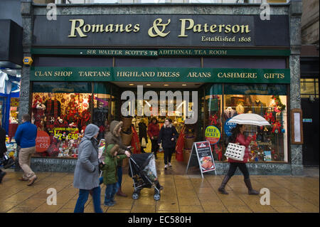 Exterior of ROMANES & PATERSON souvenir shop in Edinburgh Scotland UK Stock Photo
