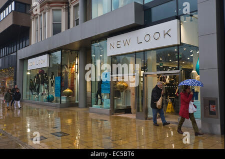 NEW LOOK fashion clothing store with 25% off sales on Princes Street Edinburgh Scotland UK Stock Photo