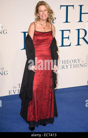 London, UK. 09th Dec, 2014. Lisa Bruce attends the UK premiere of The Theory of Everything on 09/12/2014 at ODEON Leicester Square, London. Credit:  Julie Edwards/Alamy Live News Stock Photo