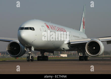 AIR CANADA BOEING 777 300 Stock Photo