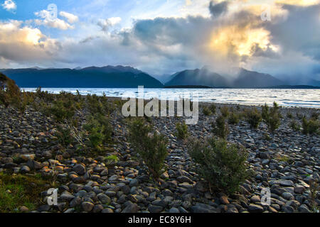 Epic lake scenery on Lake Te Anau, New Zealand Stock Photo