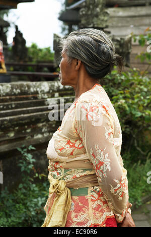 Balinese women in traditional clothing at Batur temple Stock Photo