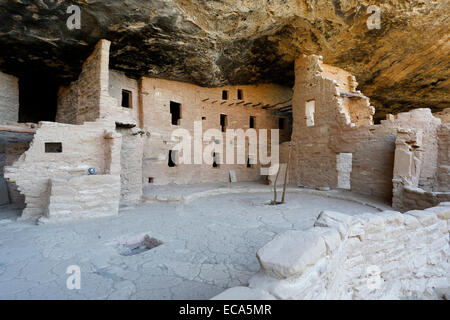 Spruce Tree House, cliff dwellings of the Anasazi, Mesa Verde National Park, Colorado, United States Stock Photo