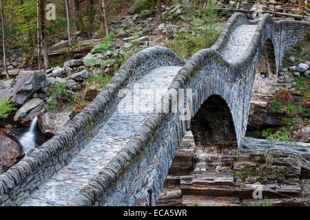 Stone arch bridge Ponte dei Salti, Verzasca River, Lavertezzo, Verzasca Valley, Canton of Ticino, Switzerland Stock Photo