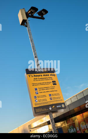 Private parking enforcement using automated cctv cameras taking licence plate numbers at an Aldi supermarket, Uk Stock Photo