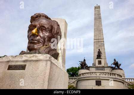 Springfield Illinois,Oak Ridge Cemetery,Abraham Lincoln Tomb & War Memorials State historic Site,memorial,monument,head,sculpture,Gutzon Borglum sculp Stock Photo