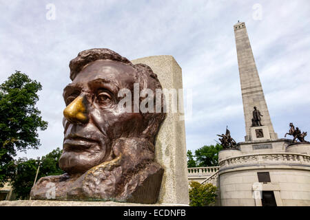 Springfield Illinois,Oak Ridge Cemetery,Abraham Lincoln Tomb & War Memorials State historic Site,memorial,monument,head,sculpture,Gutzon Borglum sculp Stock Photo