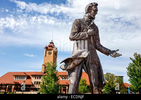 Springfield Illinois,Union Square Park,statue,Abraham Lincoln,statue,Union Station Visitors Center & Park,IL140903087 Stock Photo
