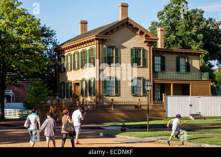 Springfield Illinois,Abraham Lincoln Home National historic Site,East Jackson Street,South 8th,family families parent parents child children,visitors Stock Photo